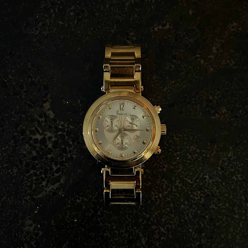 FREELOOK gold watch
